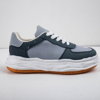 Lady's minimalist sports running shoes