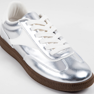 Fashionable casual shoes