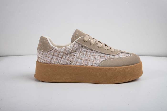 Lady's platform retro casual shoes