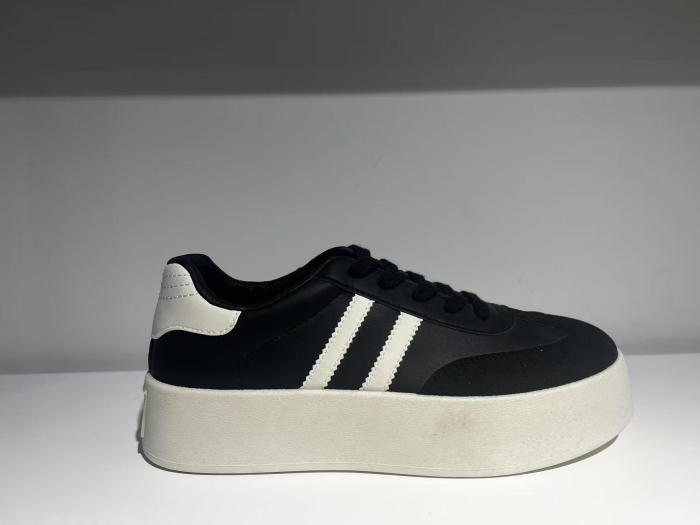 Lady's platform leather casual shoes